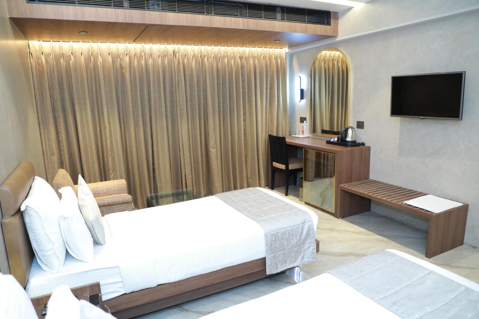 Hotel Archana Residency Mumbai Exterior foto