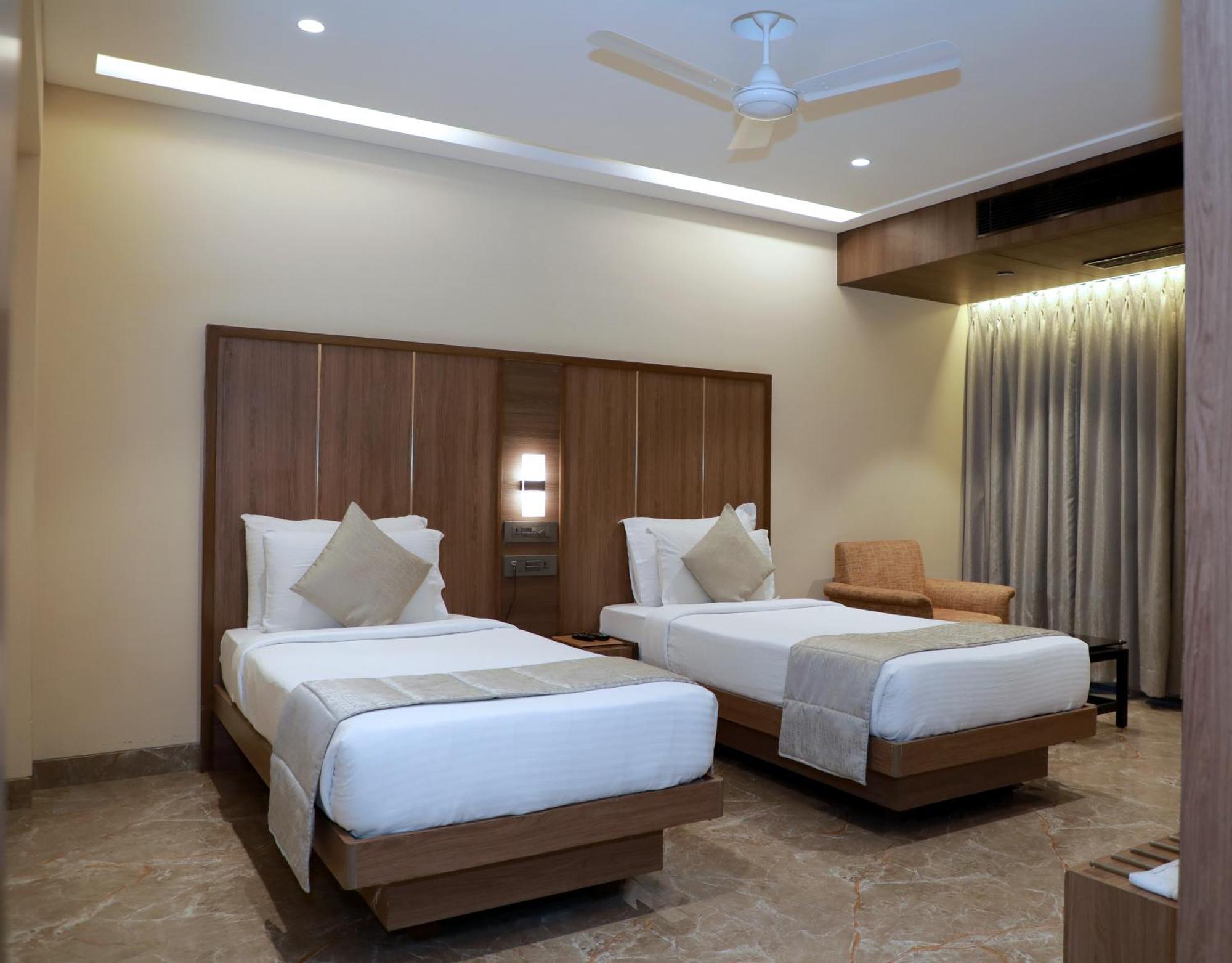 Hotel Archana Residency Mumbai Exterior foto