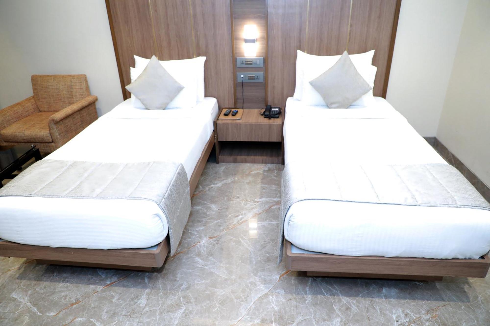 Hotel Archana Residency Mumbai Exterior foto