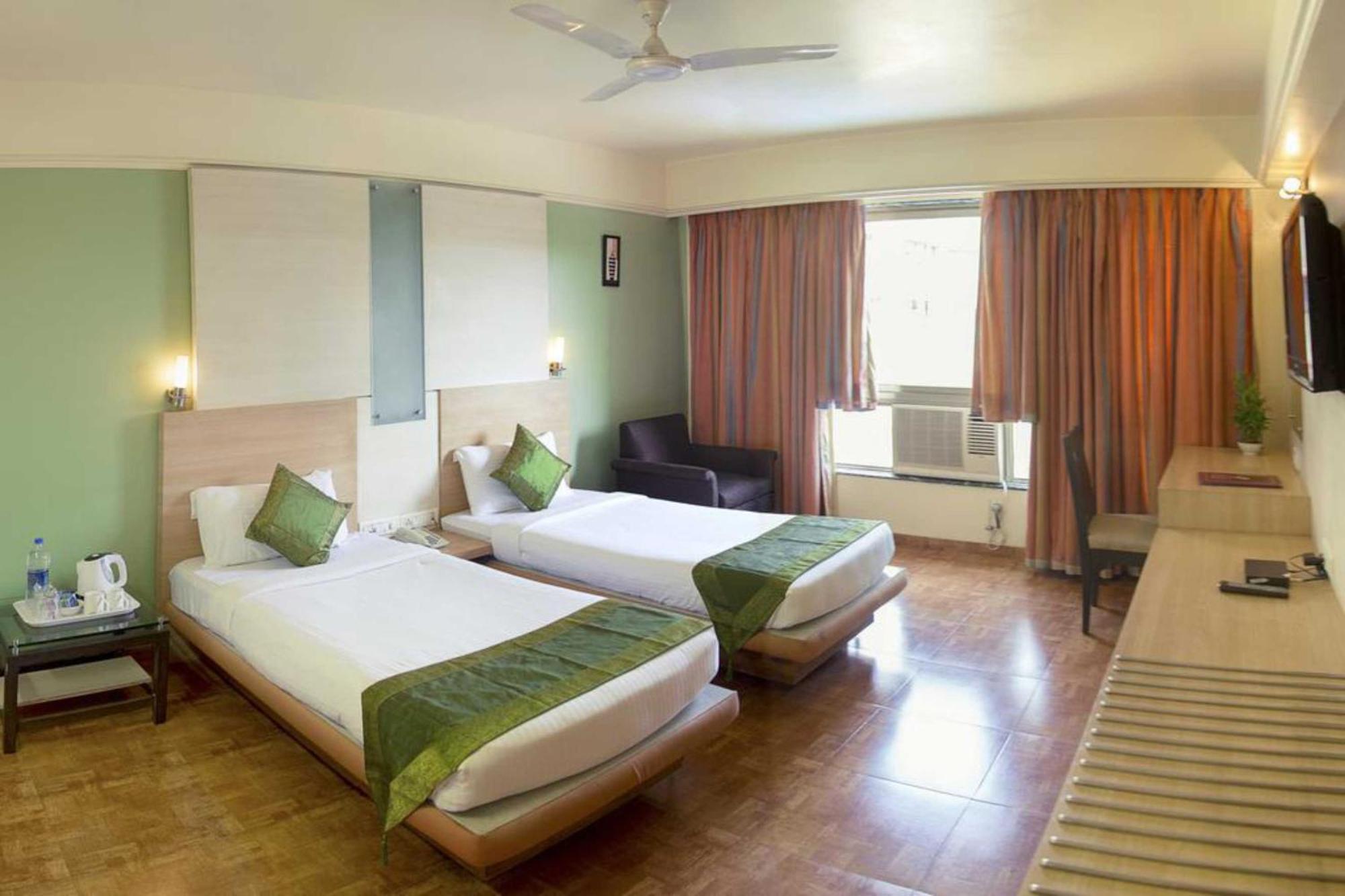 Hotel Archana Residency Mumbai Exterior foto